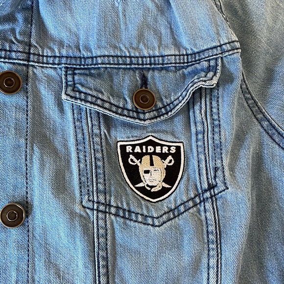 NWT NFL Las Vegas Raiders Denim Jacket - Picture 6 of 11